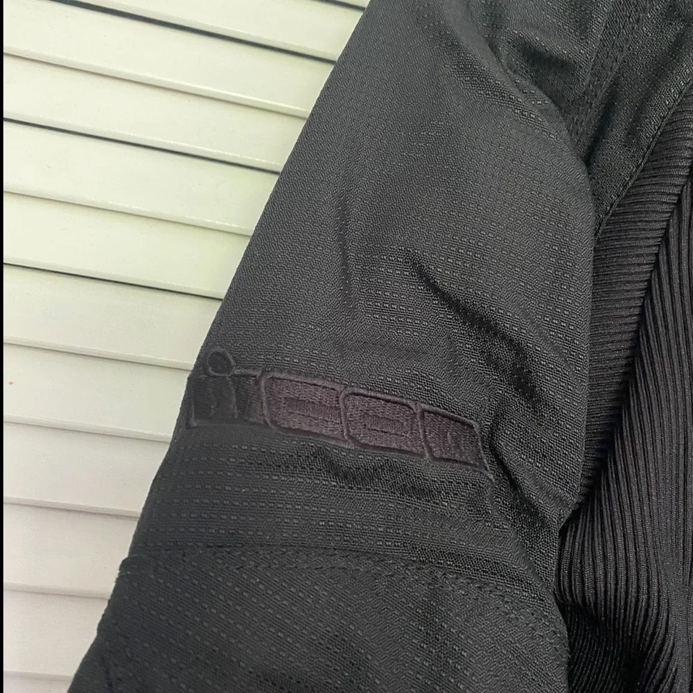 Icon Riding Jacket - Picture 5 of 9